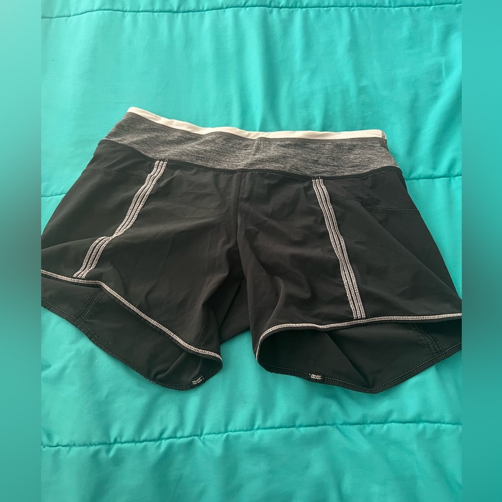 Lululemon shorts size 6